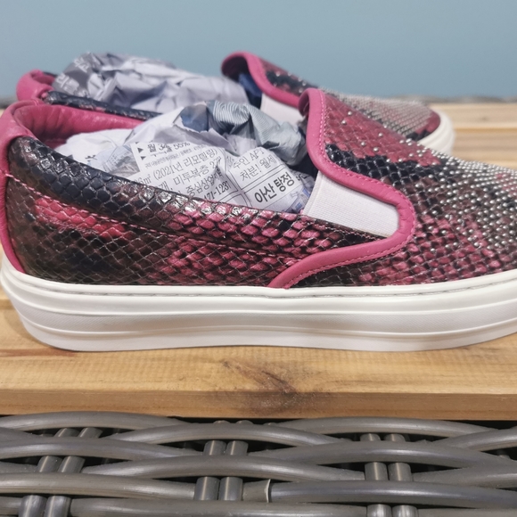 💯% Authentic Ferragamo Shoes in Pink fuchsia - Picture 8 of 16